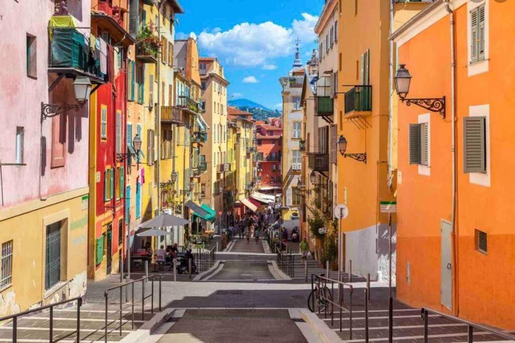 Studio De Charme Au Coeur De La Vieille Ville Ницца Экстерьер фото